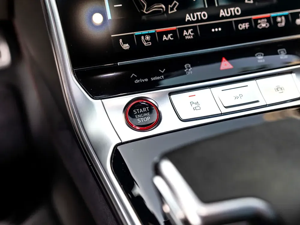 RS6 PERFORMANCE 2025 | CARBON EDITION | 0% DOWN | AL NABOODA WARRANTY AND SERVICE PACK - Image 16