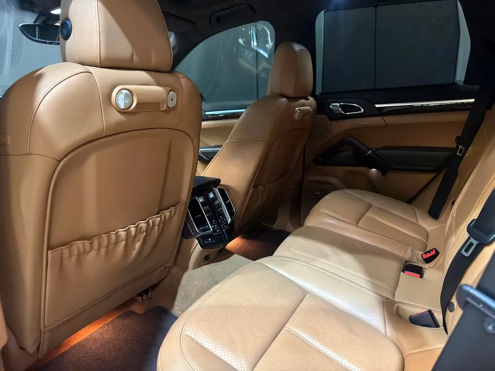 Porsche Cayenne GTS 2013 - GCC Specs - Excellent Condition - Image 13