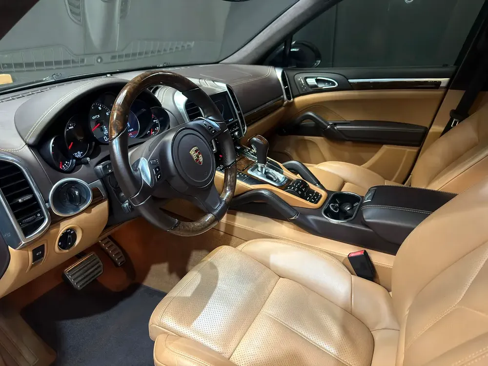 Porsche Cayenne GTS 2013 - GCC Specs - Excellent Condition - Image 9