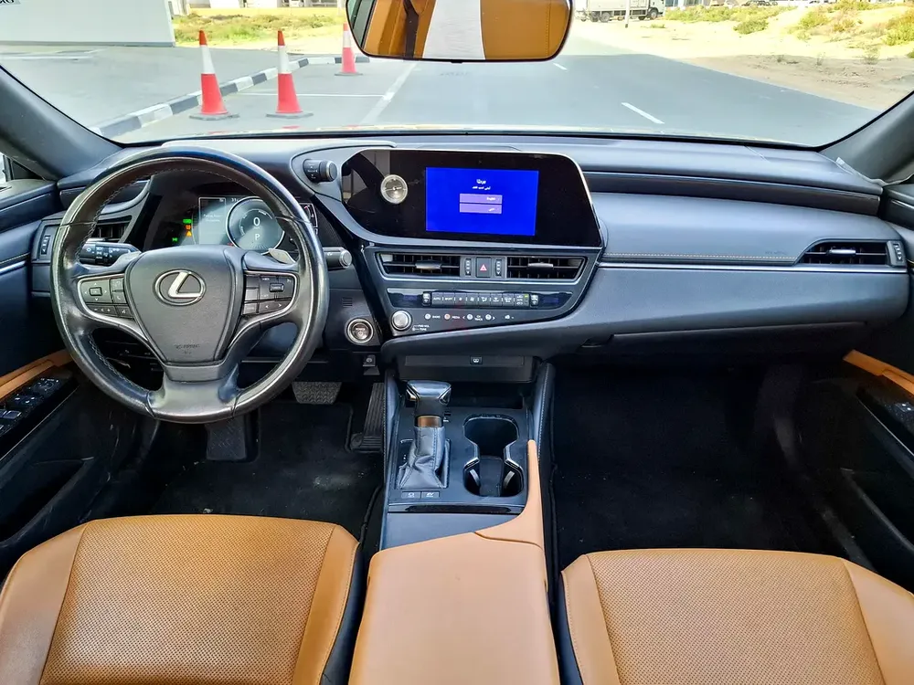AED 1824/month | 2023 Lexus ES-Series ES 300h | GCC Specs | Ref#450580 - Image 9