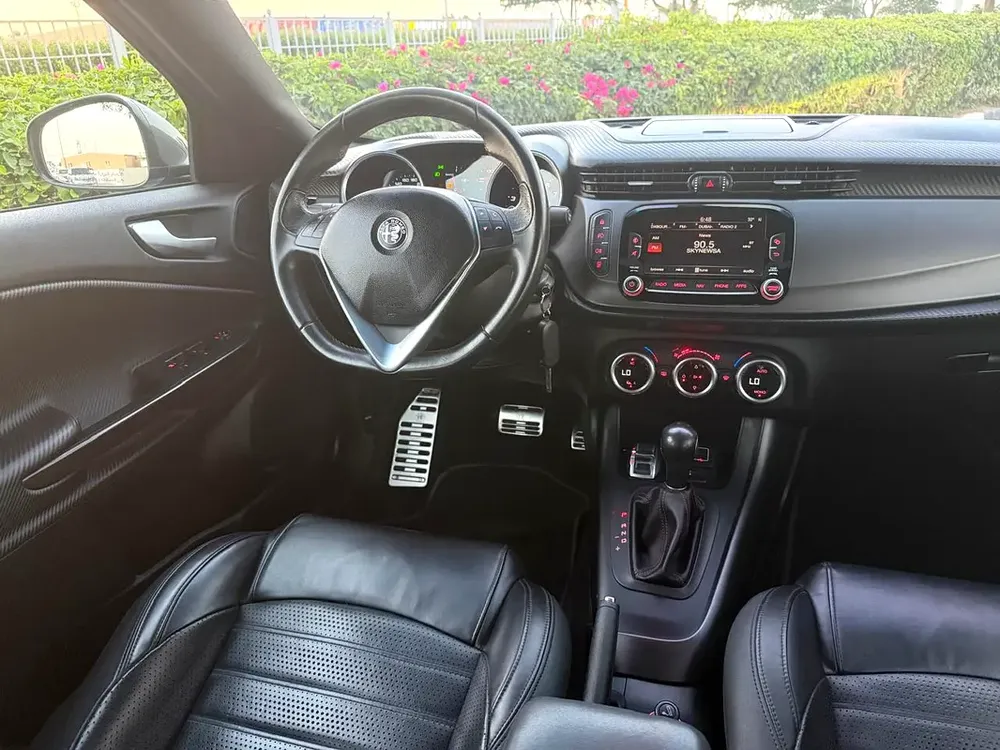 Alfa Romeo Giulietta Veloce 2019 - GCC Specs - Pristine Condition - Image 11