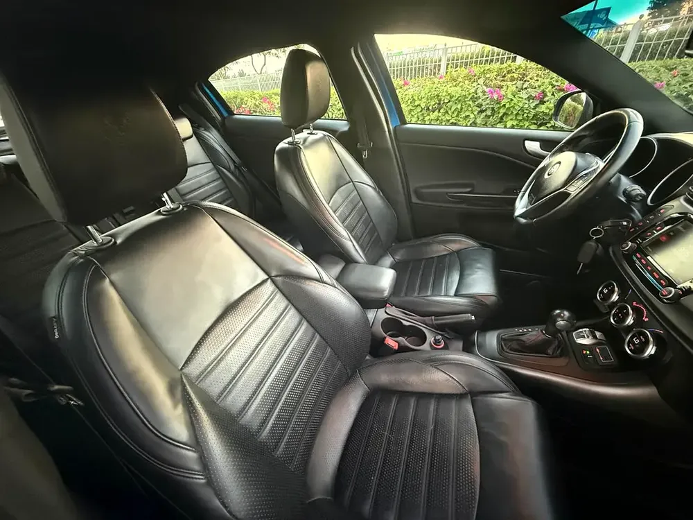 Alfa Romeo Giulietta Veloce 2019 - GCC Specs - Pristine Condition - Image 13
