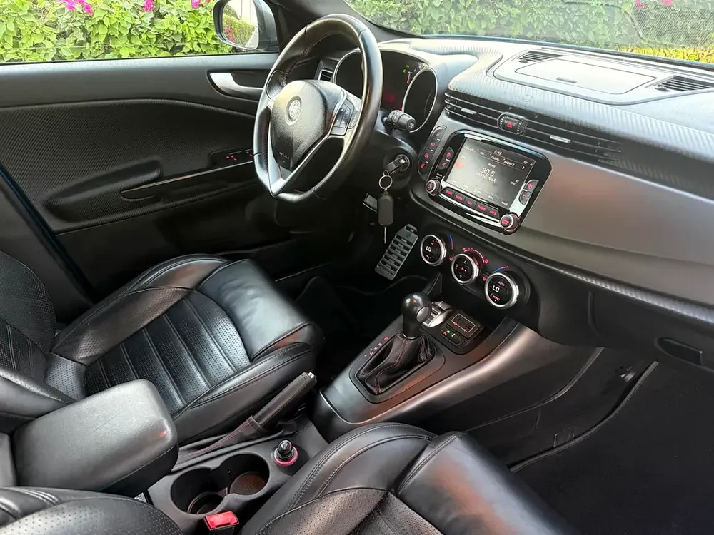 Alfa Romeo Giulietta Veloce 2019 - GCC Specs - Pristine Condition - Image 15