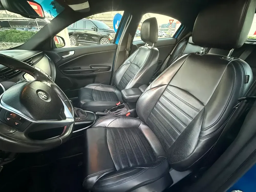 Alfa Romeo Giulietta Veloce 2019 - GCC Specs - Pristine Condition - Image 17