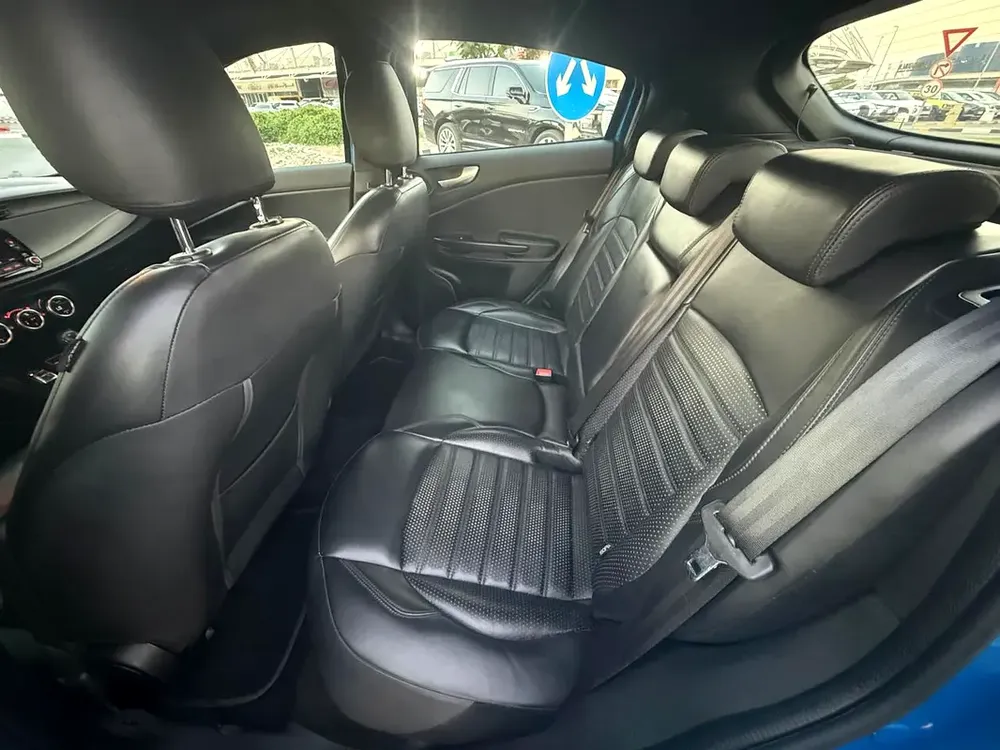 Alfa Romeo Giulietta Veloce 2019 - GCC Specs - Pristine Condition - Image 19
