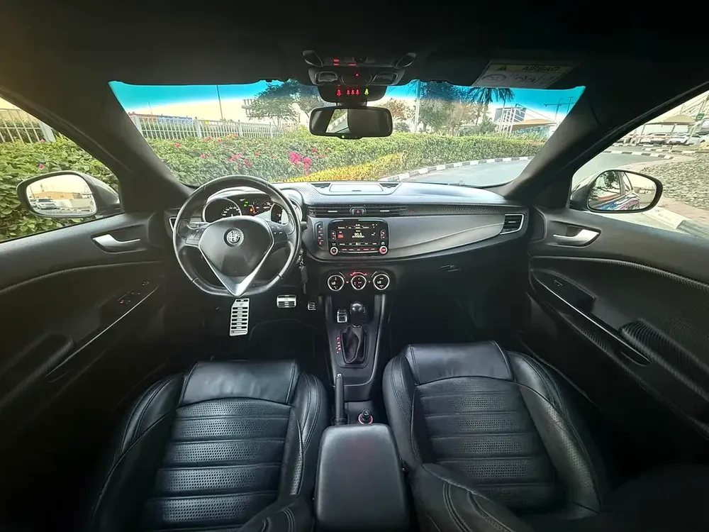 Alfa Romeo Giulietta Veloce 2019 - GCC Specs - Pristine Condition - Image 7