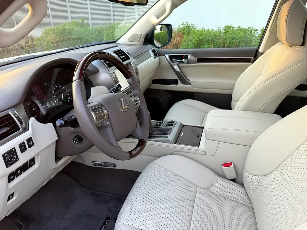 Lexus GX 460 2014 GCC Specs - Well Maintained - Image 13