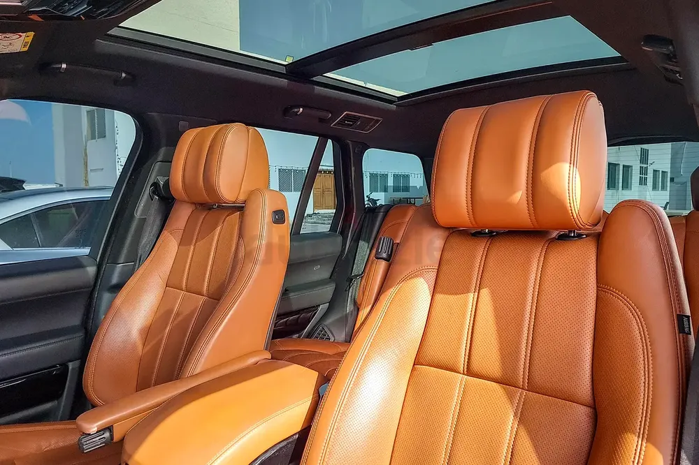 AED 1855/month | 2017 Land Rover Range Rover Vogue Supercharged | GCC Specs | Ref#447052 - Image 12