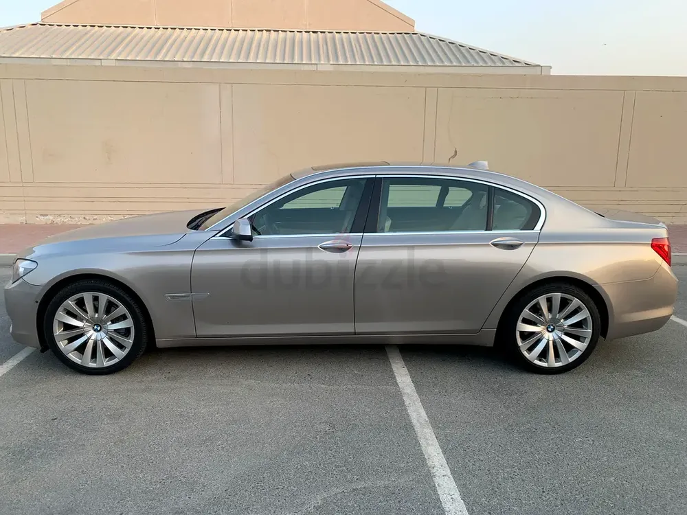 BMW 7-Series 740Li 2012 GCC Specs - LOW Mileage - Image 4