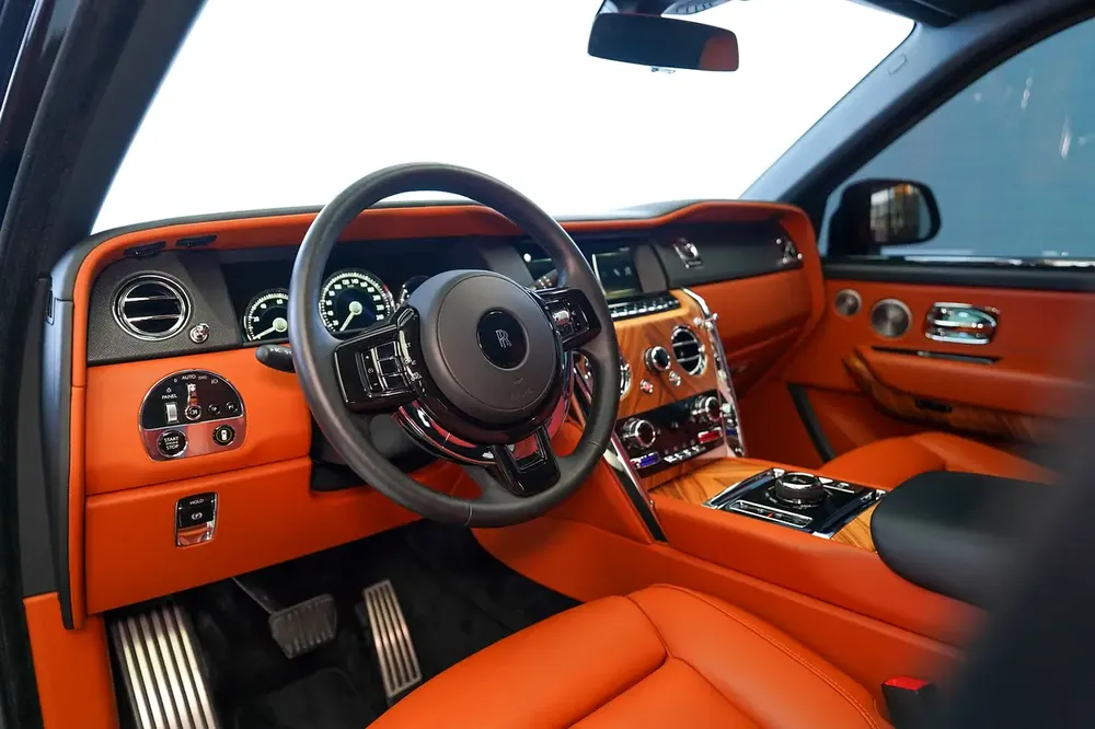 FACELIFT | WARRANTY + SERVICE JAN 2027 | BESPOKE AUDIO | PANORAMIC ROOF | WOOD TRIM INTERIOR - Image 11