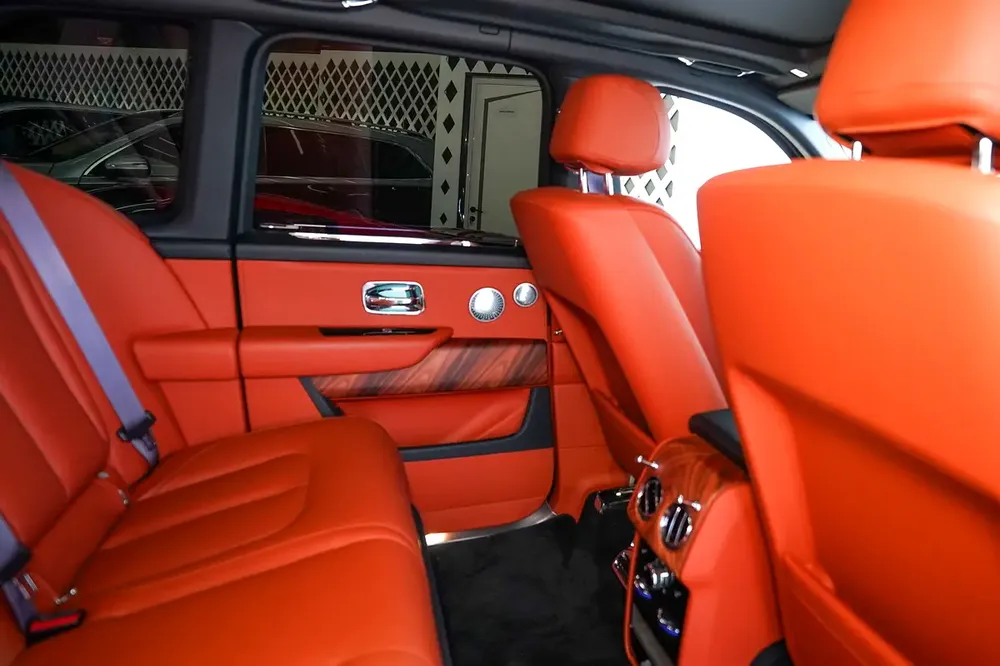 FACELIFT | WARRANTY + SERVICE JAN 2027 | BESPOKE AUDIO | PANORAMIC ROOF | WOOD TRIM INTERIOR - Image 17