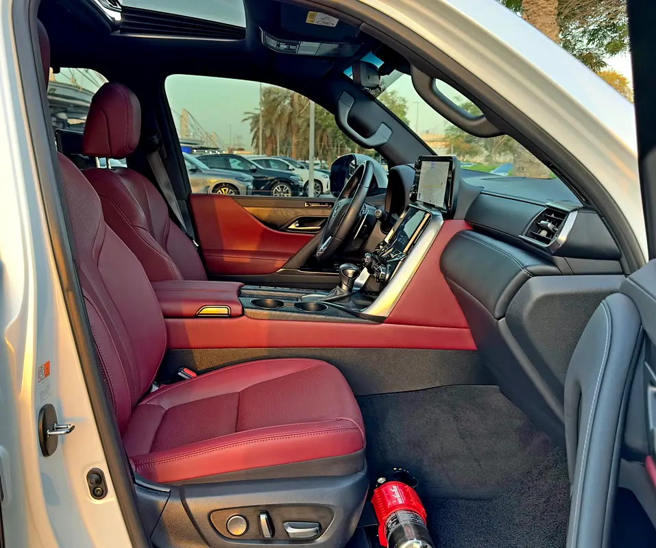 2023 Lexus LX600 Ash Wood, Dealer Warranty, GCC Specifications - Image 11