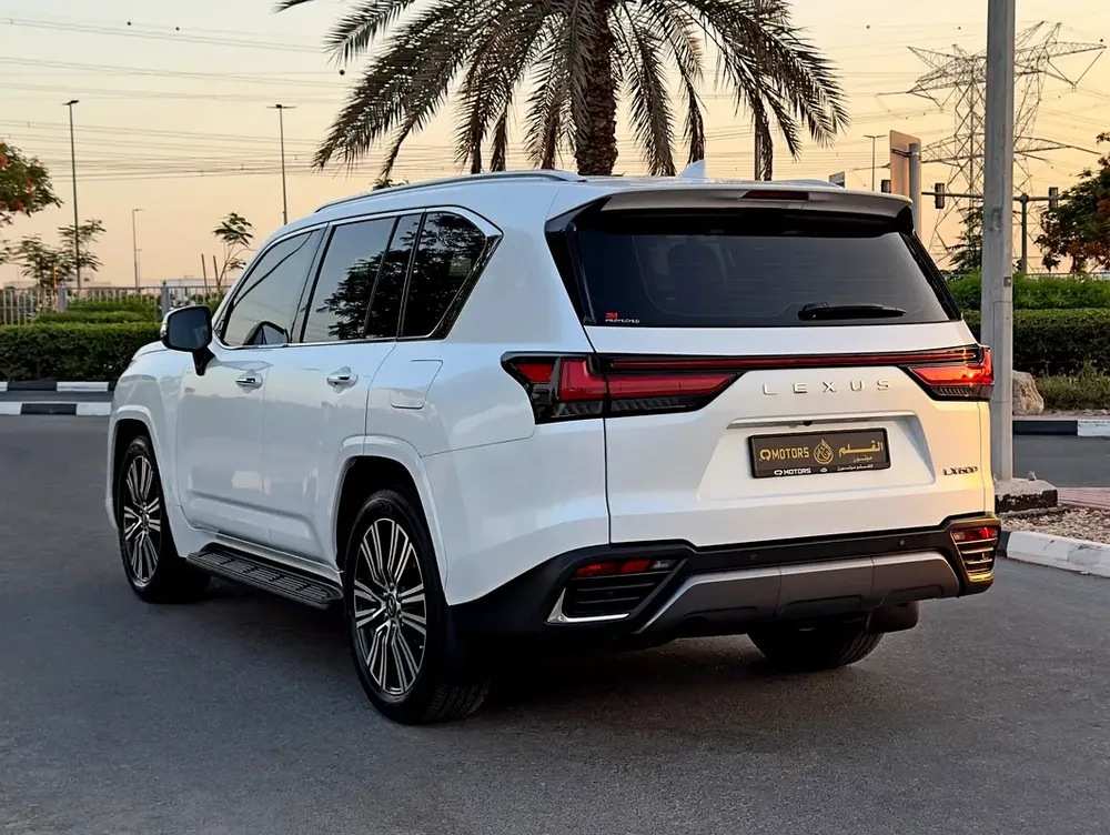 2023 Lexus LX600 Ash Wood, Dealer Warranty, GCC Specifications - Image 5