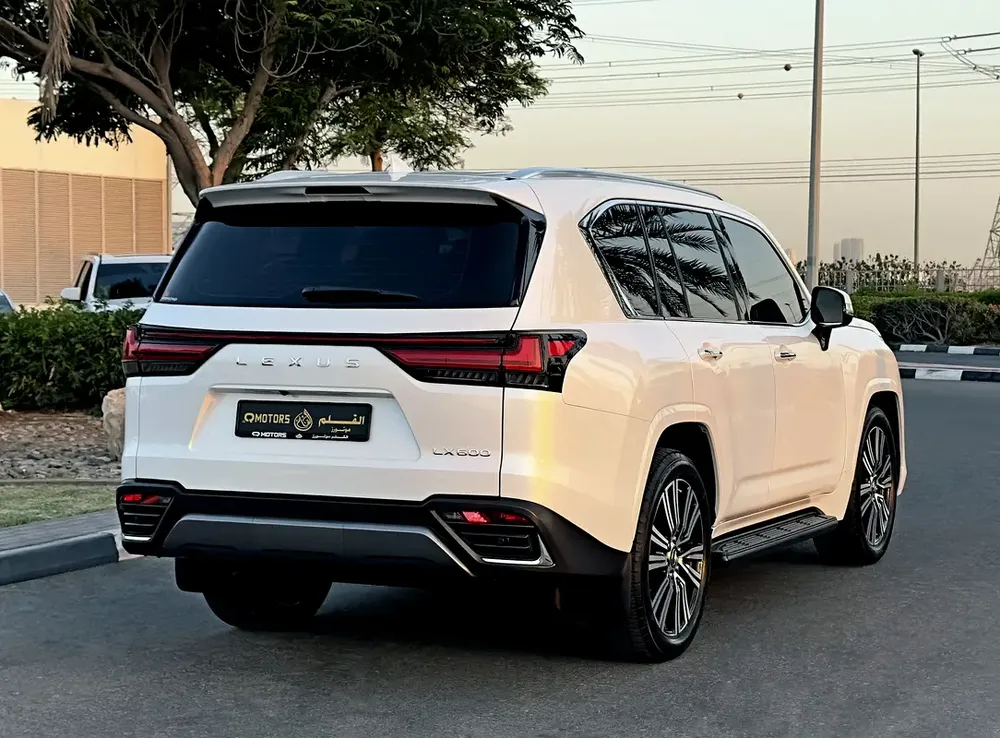 2023 Lexus LX600 Ash Wood, Dealer Warranty, GCC Specifications - Image 7