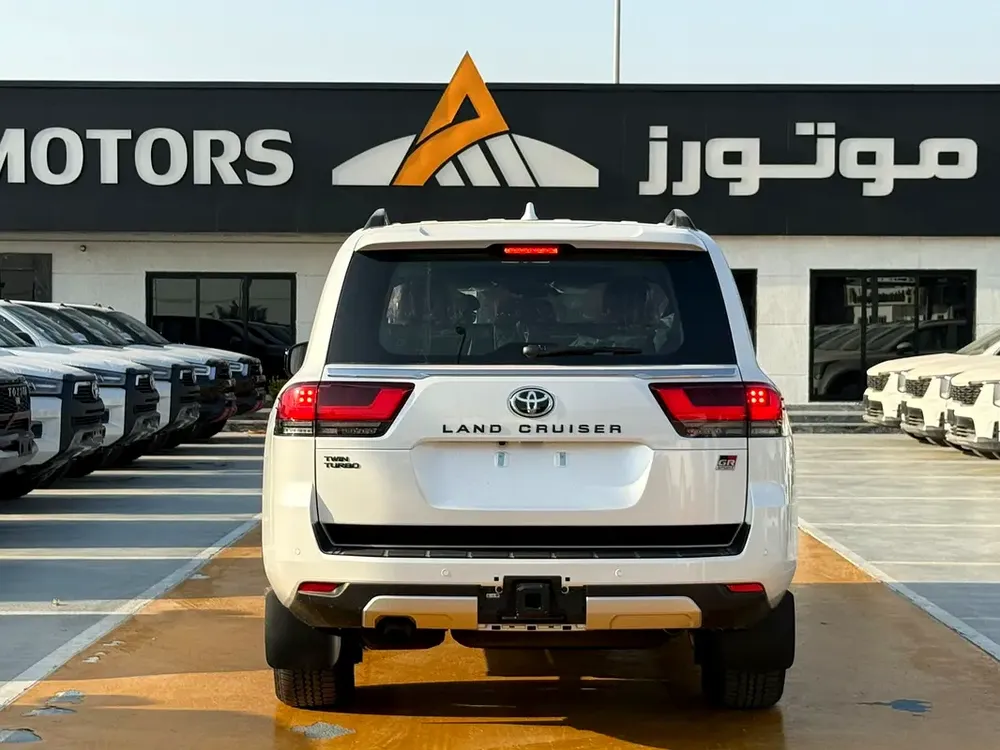 2026 Toyota Land Cruiser GR Sport - GCC Specs - Brand New! - Image 4