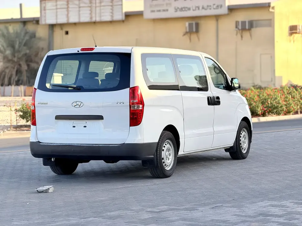 Hyundai H1 2019 model gcc 9 set - Image 11