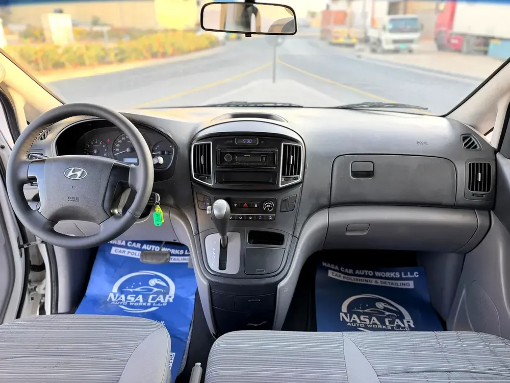 Hyundai H1 2019 model gcc 9 set - Image 12
