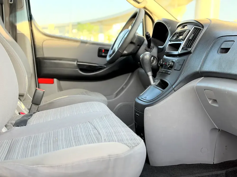 Hyundai H1 2019 model gcc 9 set - Image 4