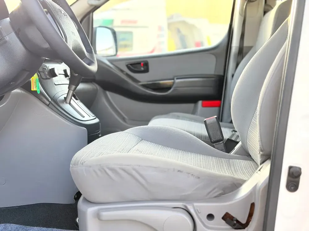 Hyundai H1 2019 model gcc 9 set - Image 8