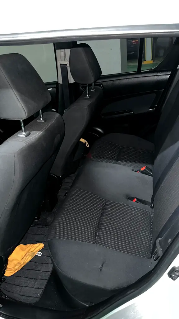 Suzuki Swift 2015 GCC Specs - Excellent Condition - Image 8