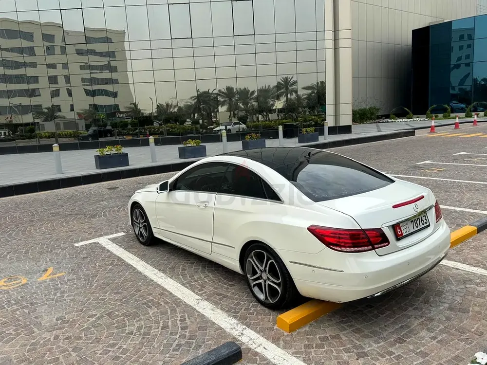 2014 Mercedes-Benz  E 200 coupe very good condition - Image 4