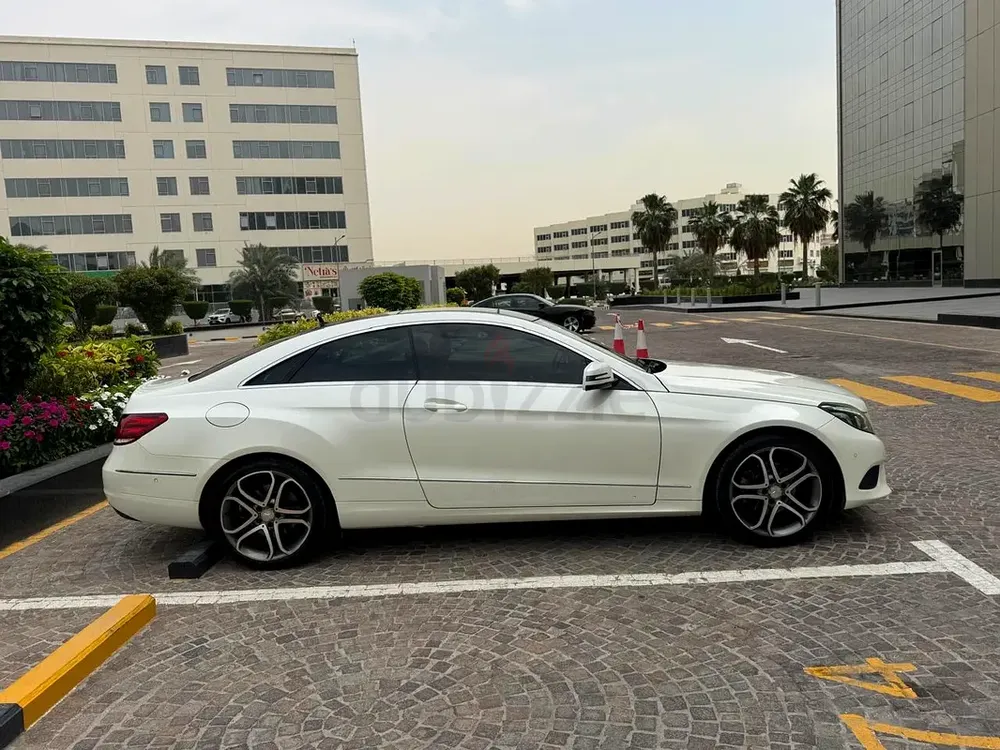 2014 Mercedes-Benz  E 200 coupe very good condition - Image 6