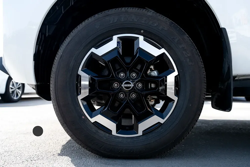 Nissan Navara Manual Transmission 4x4 - Image 15