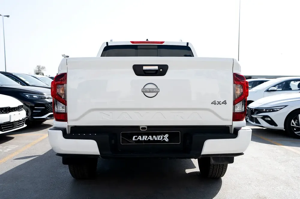 Nissan Navara Manual Transmission 4x4 - Image 17
