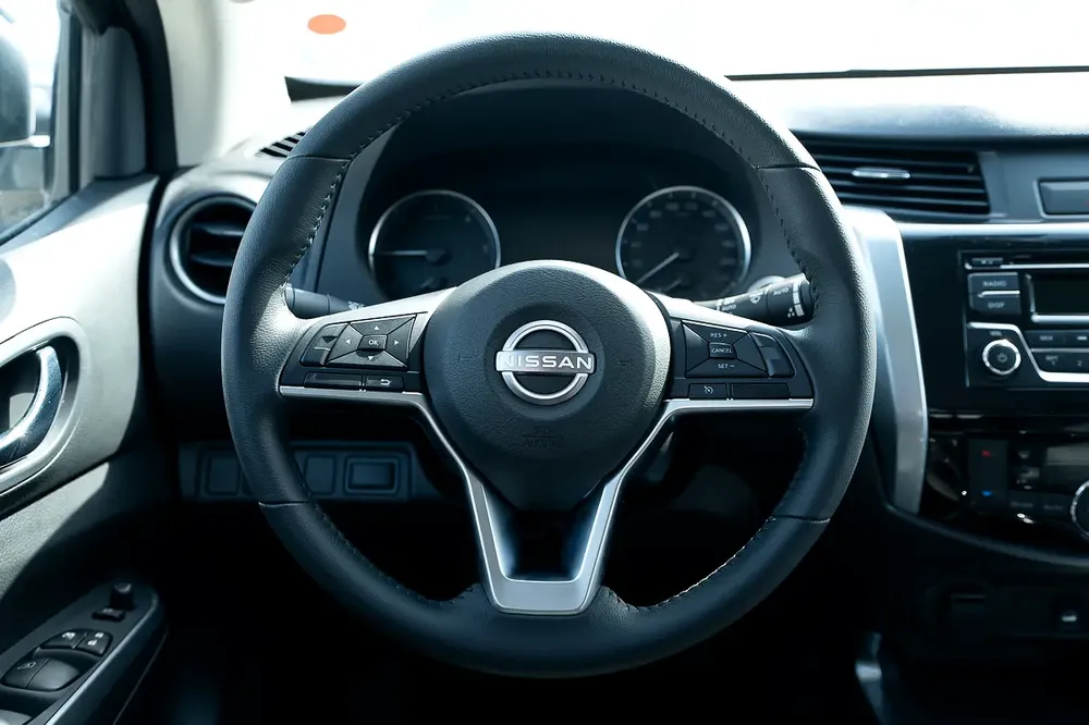 Nissan Navara Manual Transmission 4x4 - Image 8