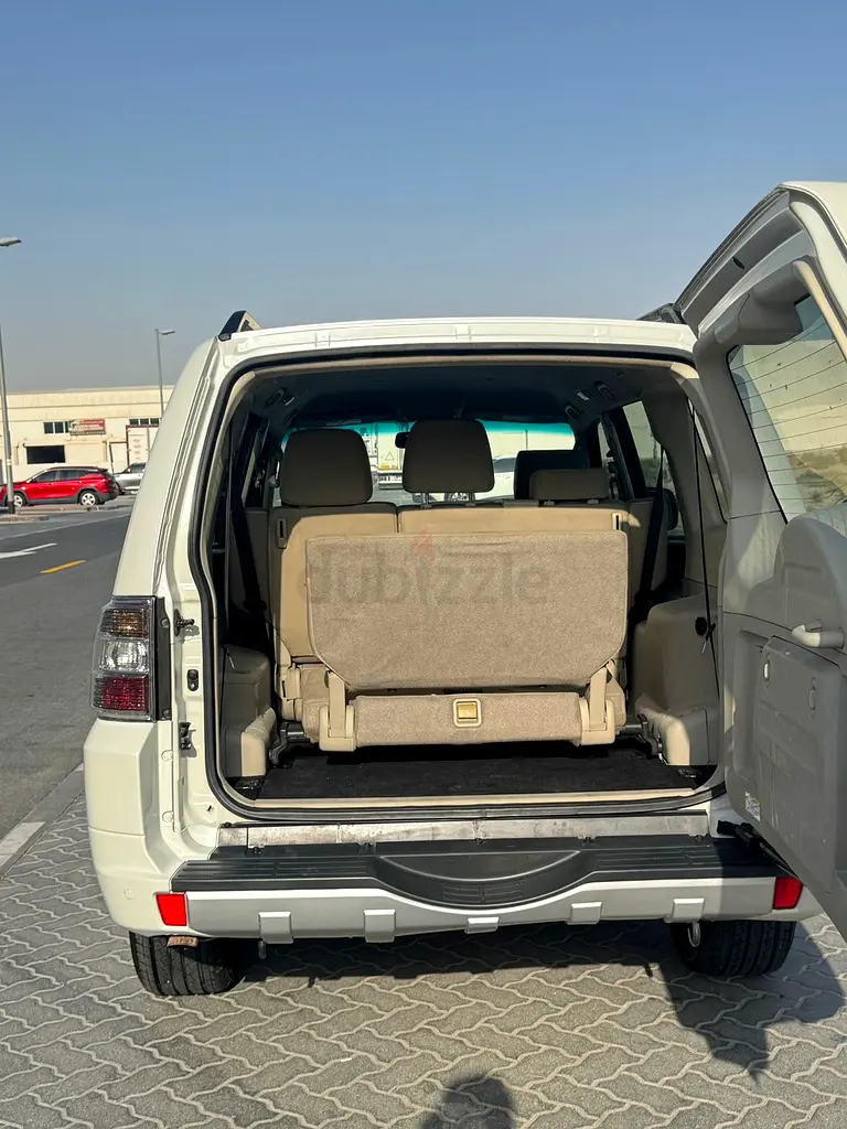 Mitsubishi Pajero 2017 GLS MID | GCC Specs | Well Maintained - Image 12