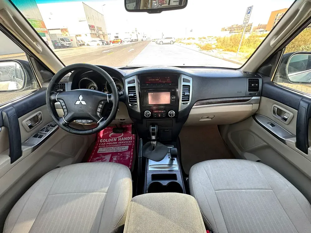 Mitsubishi Pajero 2017 GLS MID | GCC Specs | Well Maintained - Image 13