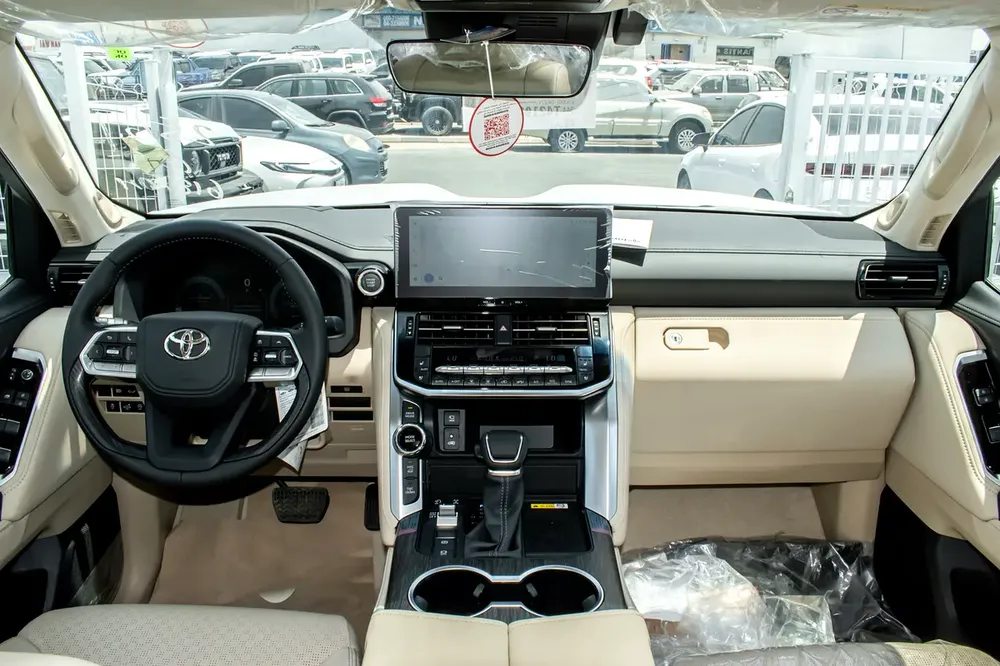 Toyota Land Cruiser VXR 2026 GCC Specs - Image 10