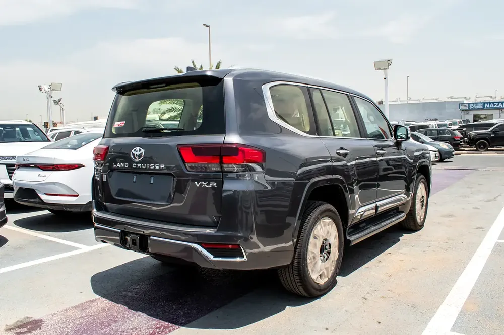Toyota Land Cruiser VXR 2026 GCC Specs - Image 4