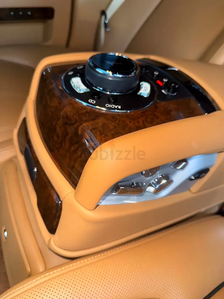 Rolls-Royce Ghost Series II LWB 2015 GCC Specs - Pristine Condition - Image 11