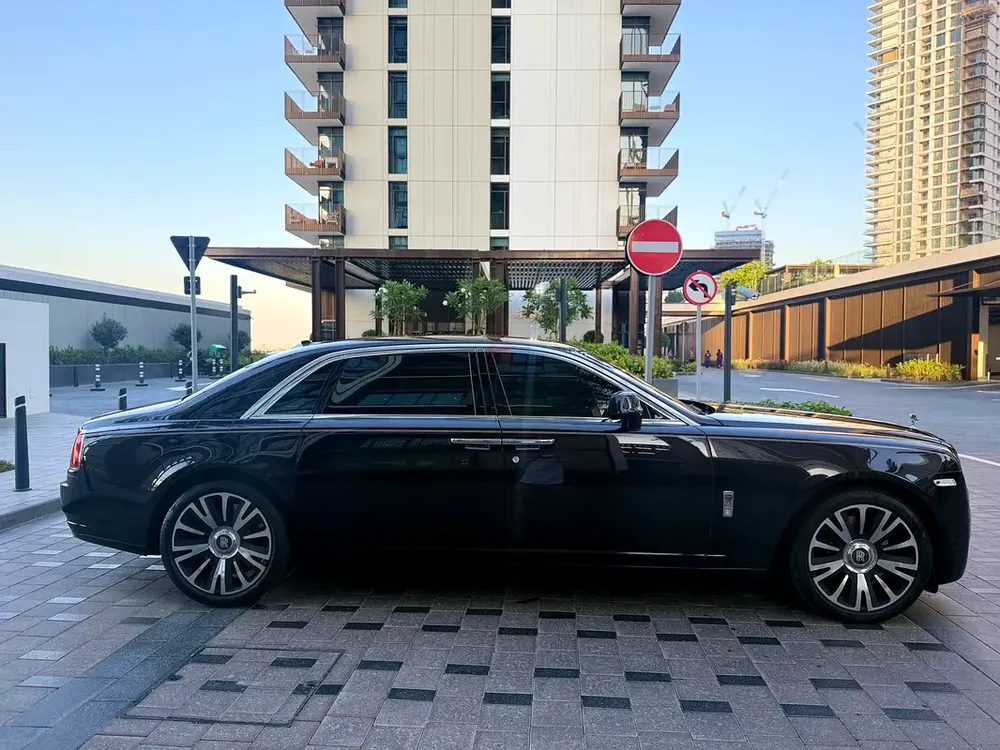Rolls-Royce Ghost Series II LWB 2015 GCC Specs - Pristine Condition - Image 15