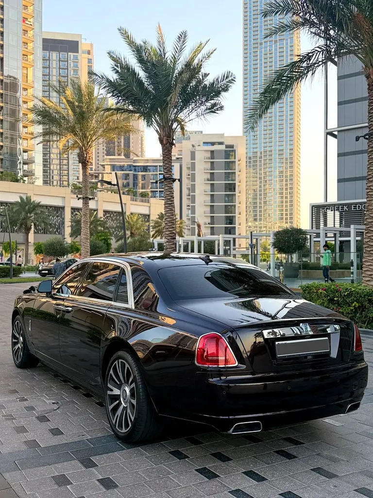 Rolls-Royce Ghost Series II LWB 2015 GCC Specs - Pristine Condition - Image 16