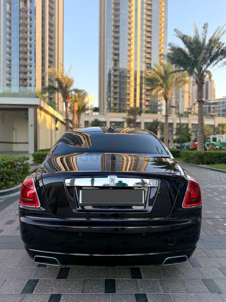 Rolls-Royce Ghost Series II LWB 2015 GCC Specs - Pristine Condition - Image 18