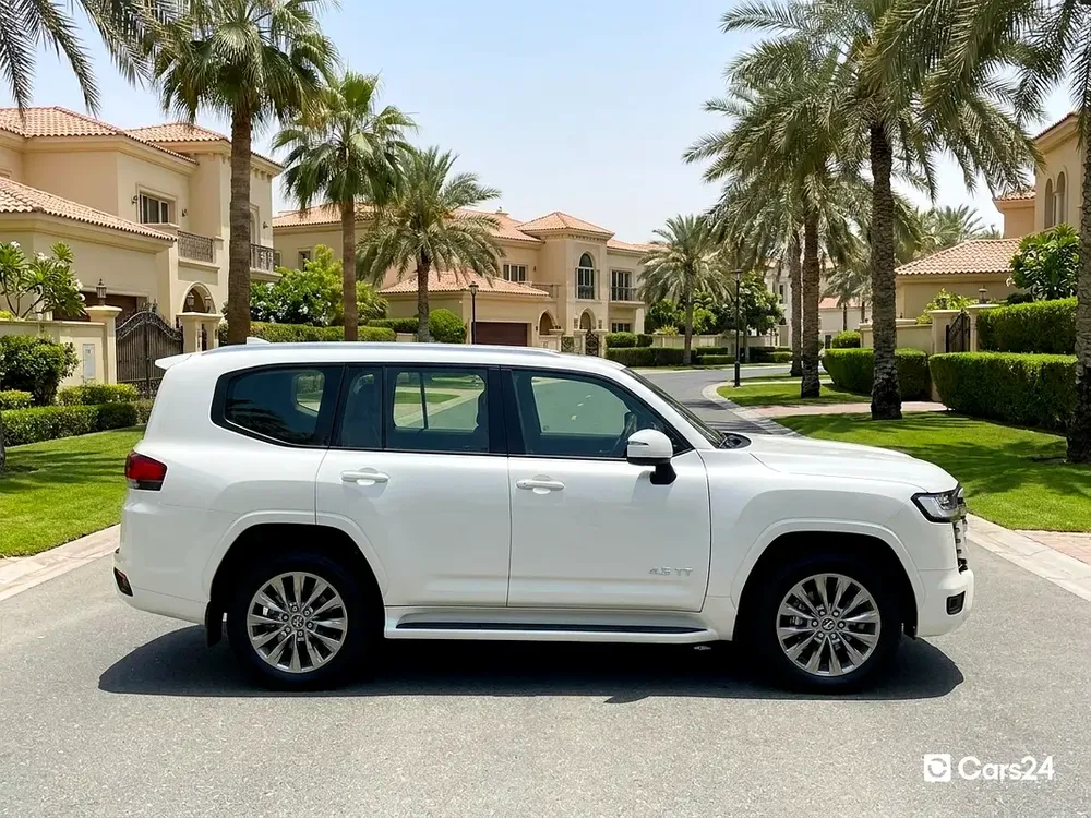 AED 3,373/m | 0 DP | Free 3 Months Warranty | Service History | TOYOTA LAND CRUISER 2023 - Image 5
