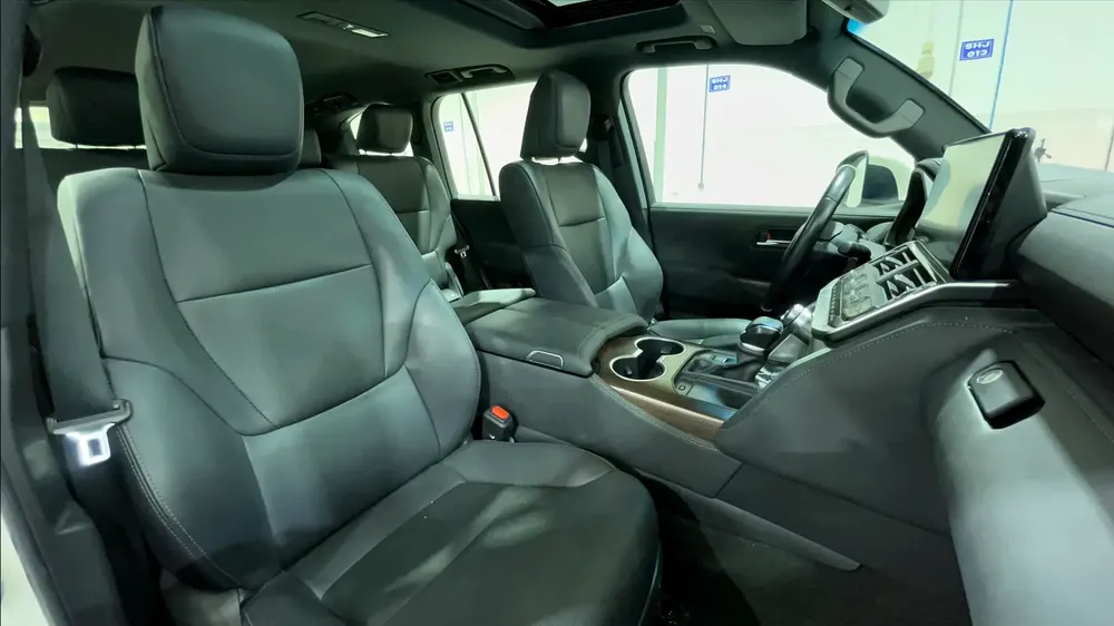 AED 3,373/m | 0 DP | Free 3 Months Warranty | Service History | TOYOTA LAND CRUISER 2023 - Image 6
