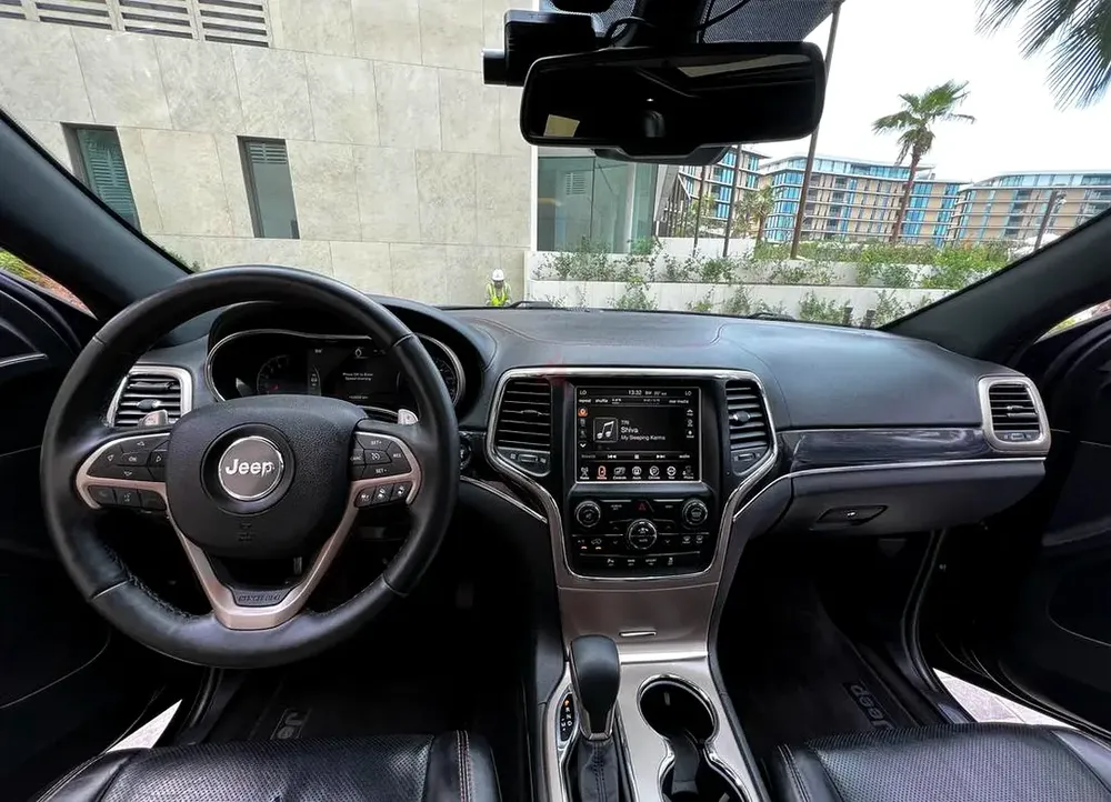 V8 | Full Option | Dealer Maintained | 75th Anniversary Edition - Image 4