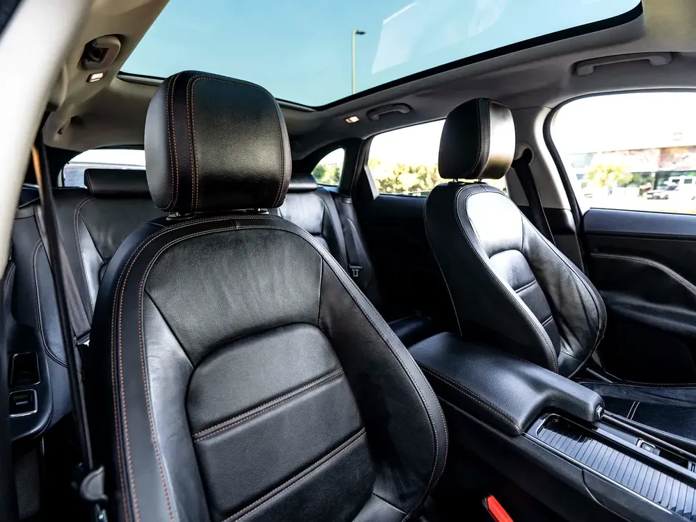 0% DOWN PAYMENT | 🚀FAST-TRACK FINANCING | JAGUAR F-PACE 35T PURE | JUNE EDITION | GCC - Image 11