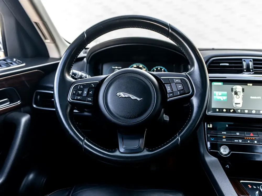 0% DOWN PAYMENT | 🚀FAST-TRACK FINANCING | JAGUAR F-PACE 35T PURE | JUNE EDITION | GCC - Image 17