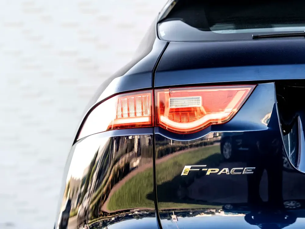 0% DOWN PAYMENT | 🚀FAST-TRACK FINANCING | JAGUAR F-PACE 35T PURE | JUNE EDITION | GCC - Image 8