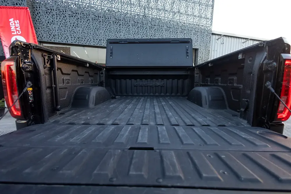 GMC Sierra 1500 AT4x Double Cab (LOW MILEAGE) 2023 GCC | Agency Warranty | Service Contract - Image 10