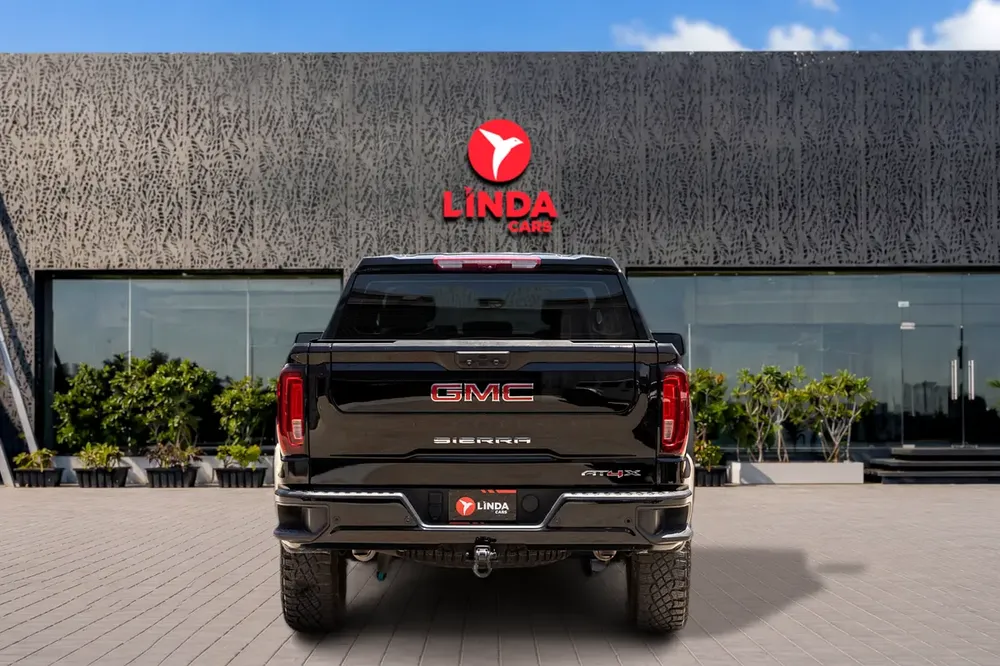 GMC Sierra 1500 AT4x Double Cab (LOW MILEAGE) 2023 GCC | Agency Warranty | Service Contract - Image 4