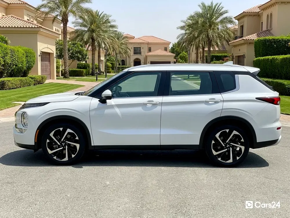 AED 1,128/m | 0 DP | Free 3 Months Warranty | Service History | MITSUBISHI OUTLANDER 2023 - Image 5