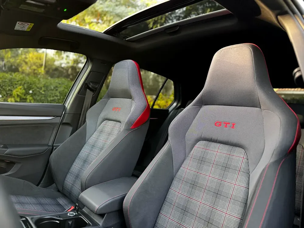 2025 Golf GTI - GCC Specs - Warranty and service - Original paint - Image 7