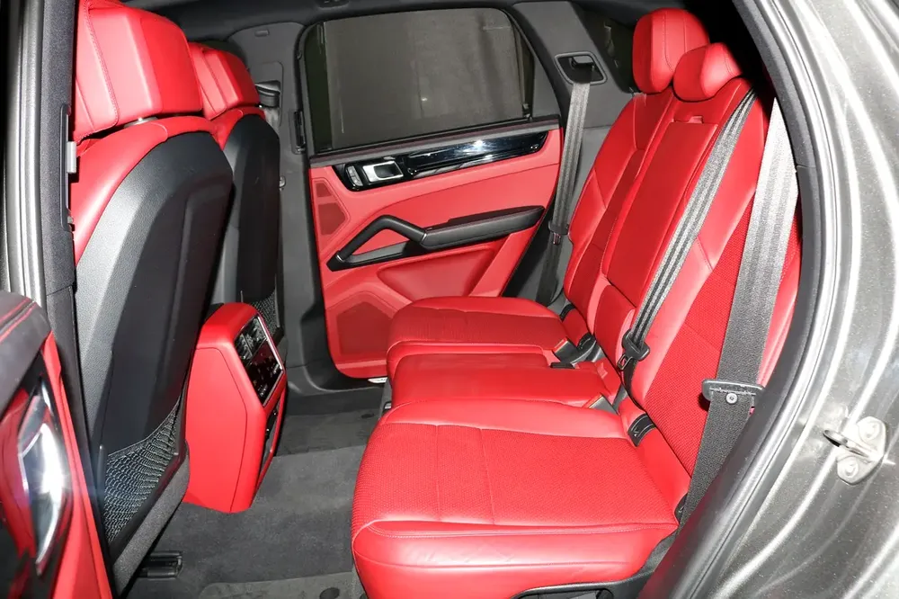 2023 Porsche Cayenne - Porsche Warranty - Like New - Image 10