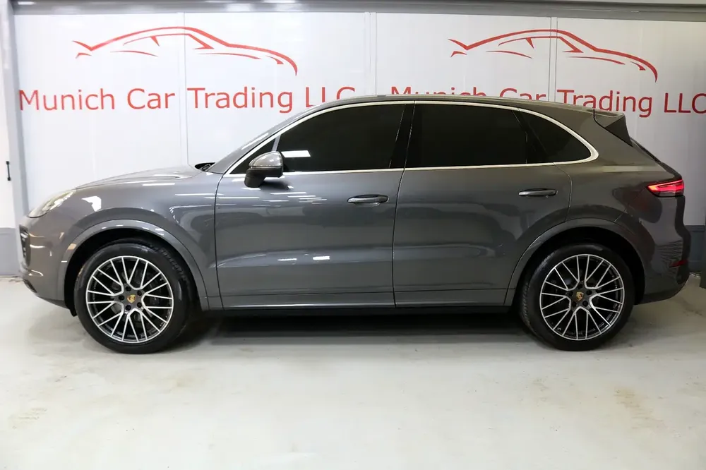 2023 Porsche Cayenne - Porsche Warranty - Like New - Image 4