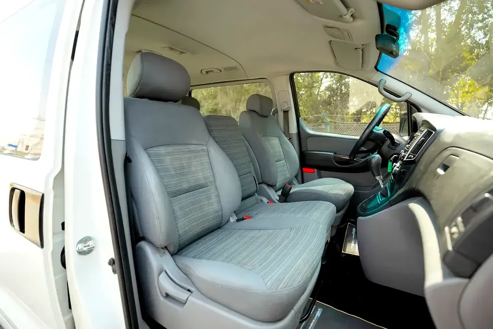 Hyundai H1 | 12-Seater | Automatic | GCC Specs | Ref#H98517 - Image 10